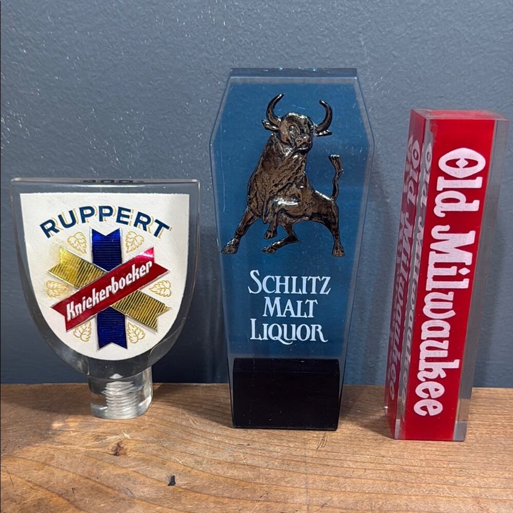 Vintage 50’s 60’s 70’s lucite tap beer handle pulls blue lucite bull ruppert top